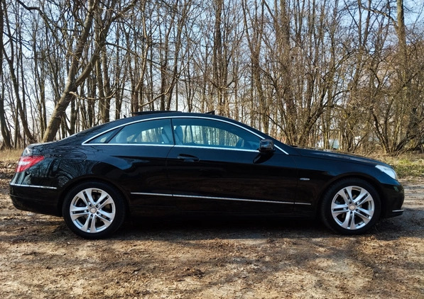 Mercedes-Benz Klasa E cena 53900 przebieg: 198000, rok produkcji 2011 z Kielce małe 742